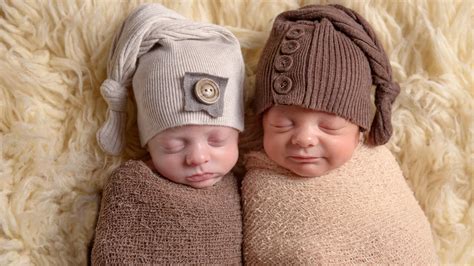 odds of fraternal twins|Having fraternal twins is in your genes—and in your hormones.